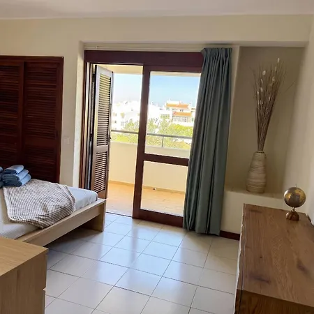 Authentic Apartment, 2 Lovely Private Balconies Albufeira