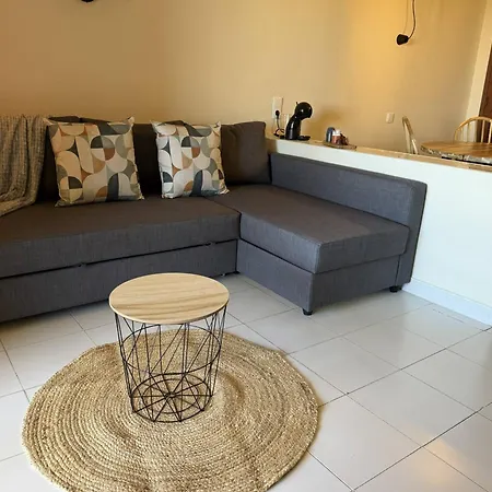 Authentic Apartment, 2 Lovely Private Balconies *