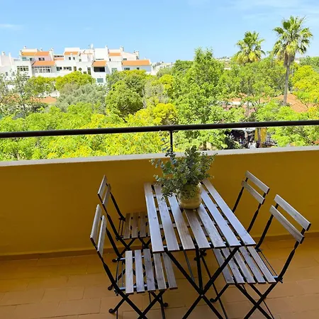 Apartament Authentic Apartment, 2 Lovely Private Balconies