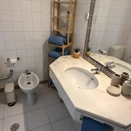 Authentic Apartment, 2 Lovely Private Balconies *