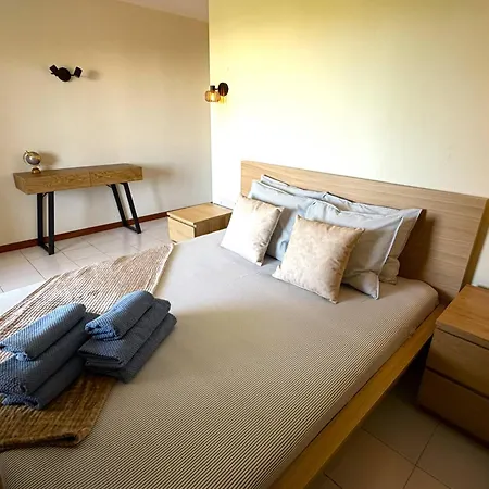 Authentic Apartment, 2 Lovely Private Balconies *
