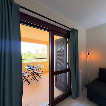 Appartamento Authentic Apartment, 2 Lovely Private Balconies *